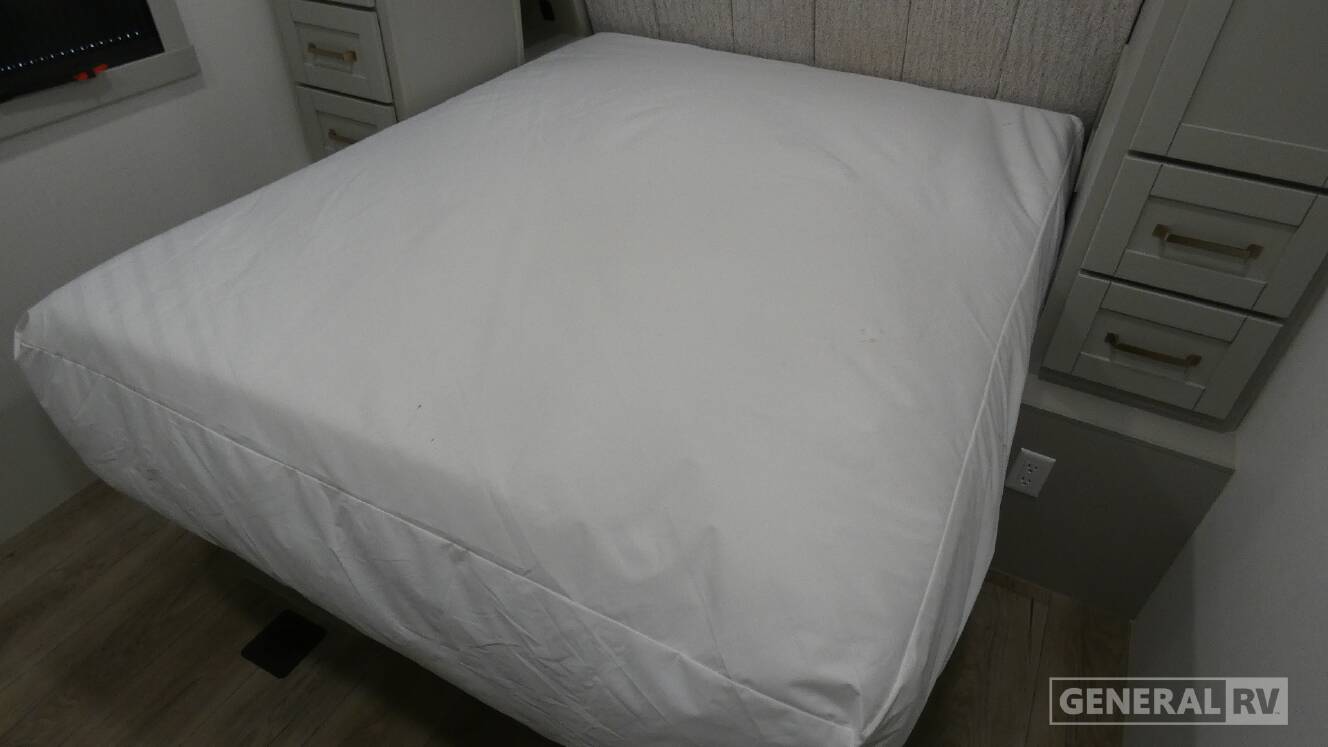 A photo of this 2025 Brinkley MODEL Z AIR 285