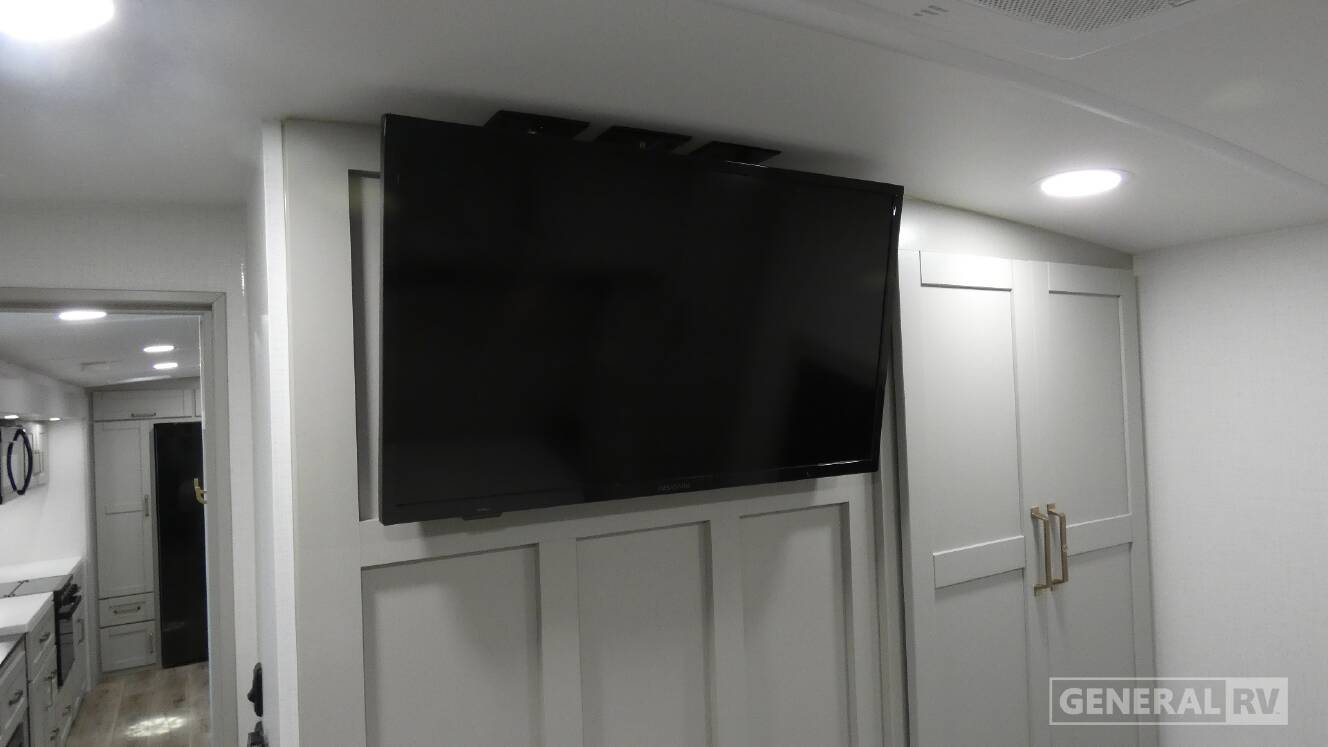 A photo of this 2025 Brinkley MODEL Z AIR 285
