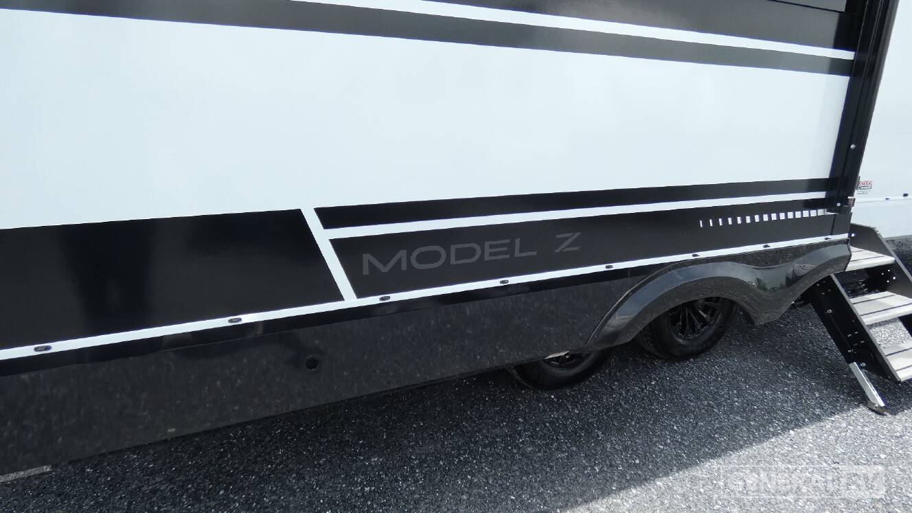 A photo of this 2025 Brinkley MODEL Z AIR 285