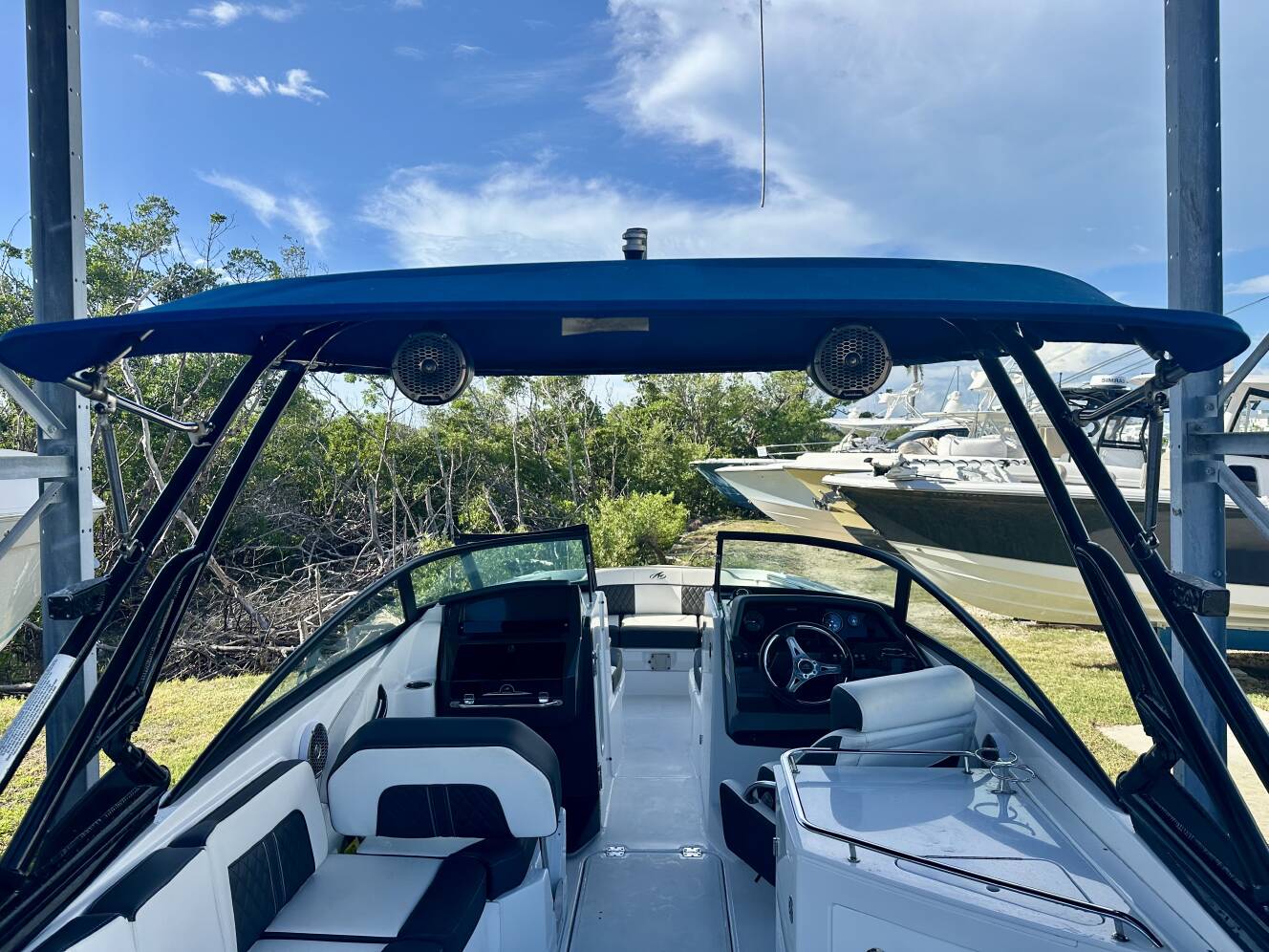 A photo of this 2023 Monterey M 65