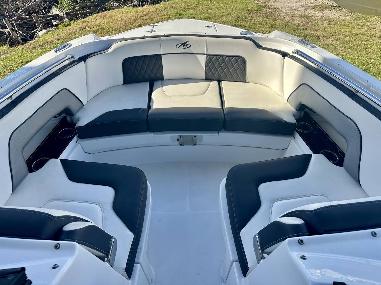A photo of this 2023 Monterey M 65