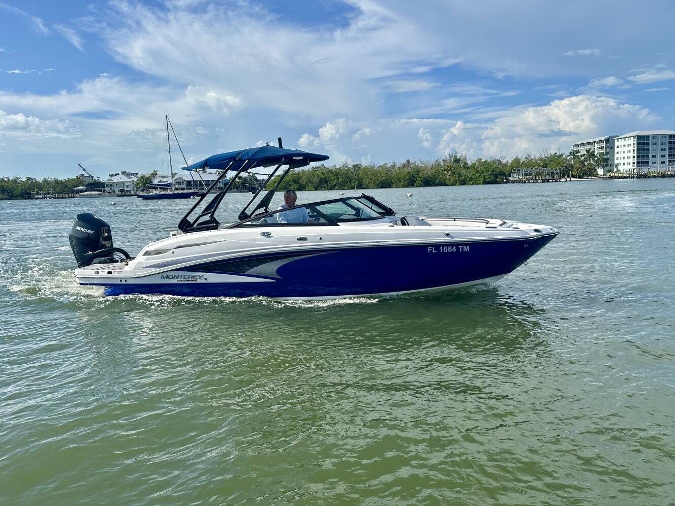 A photo of this 2023 Monterey M 65