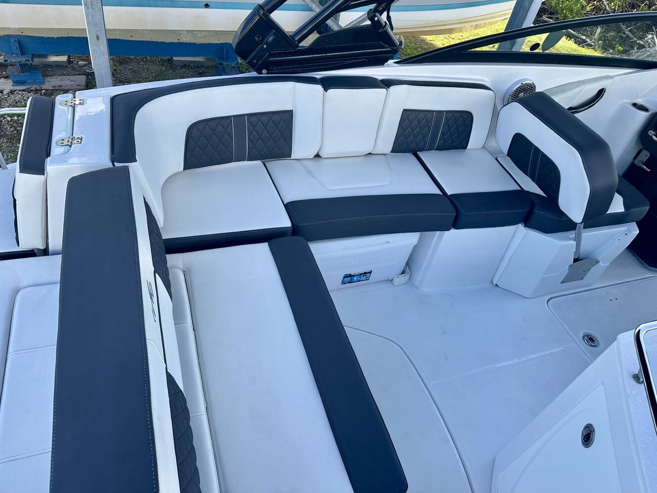 A photo of this 2023 Monterey M 65