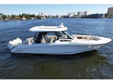 Boston Whaler 350 Realm Review image