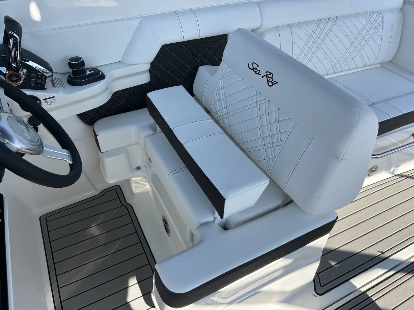 A photo of this 2027 Sea Ray SDX 290 Outboard