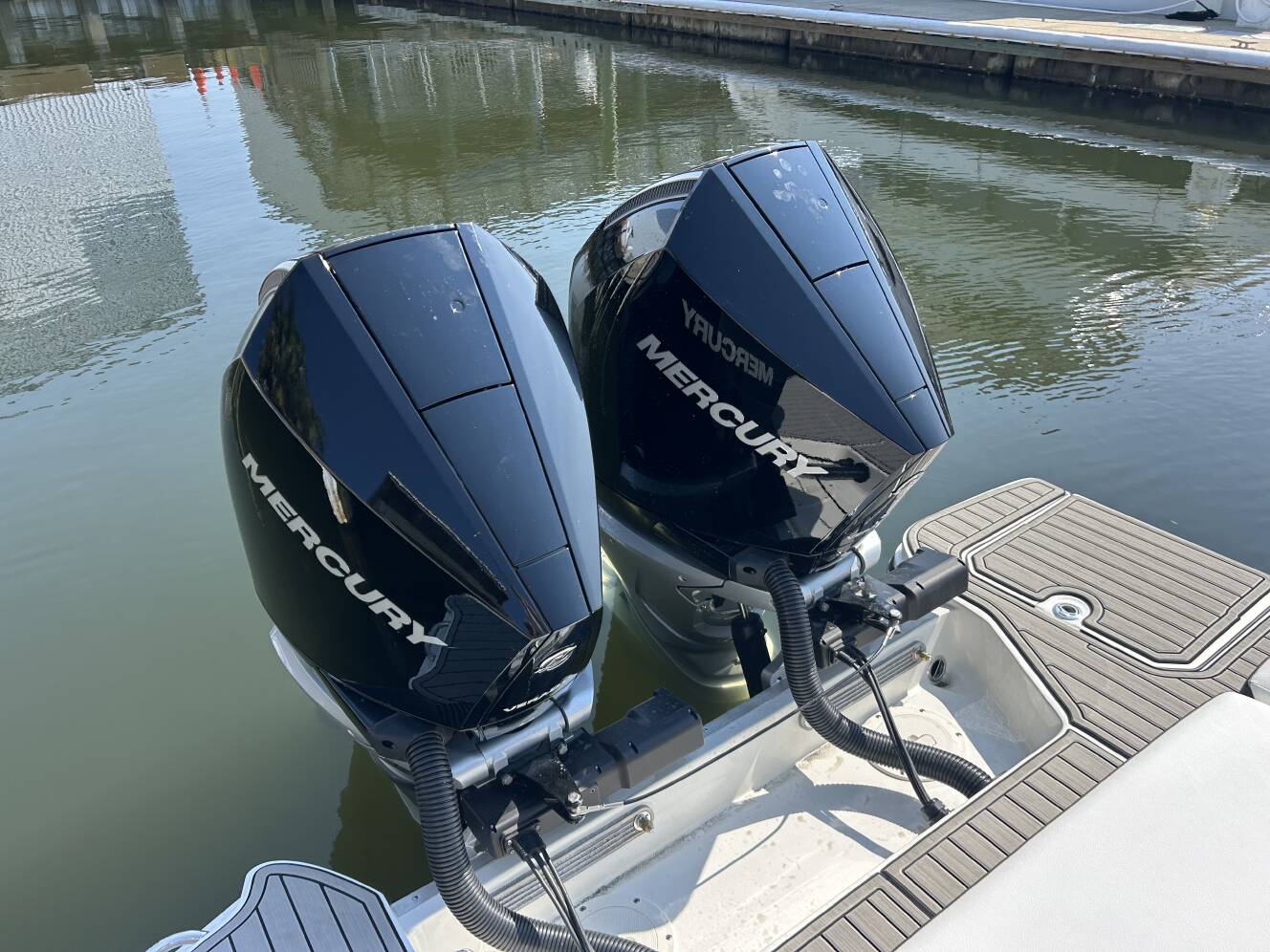 A photo of this 2027 Sea Ray SDX 290 Outboard