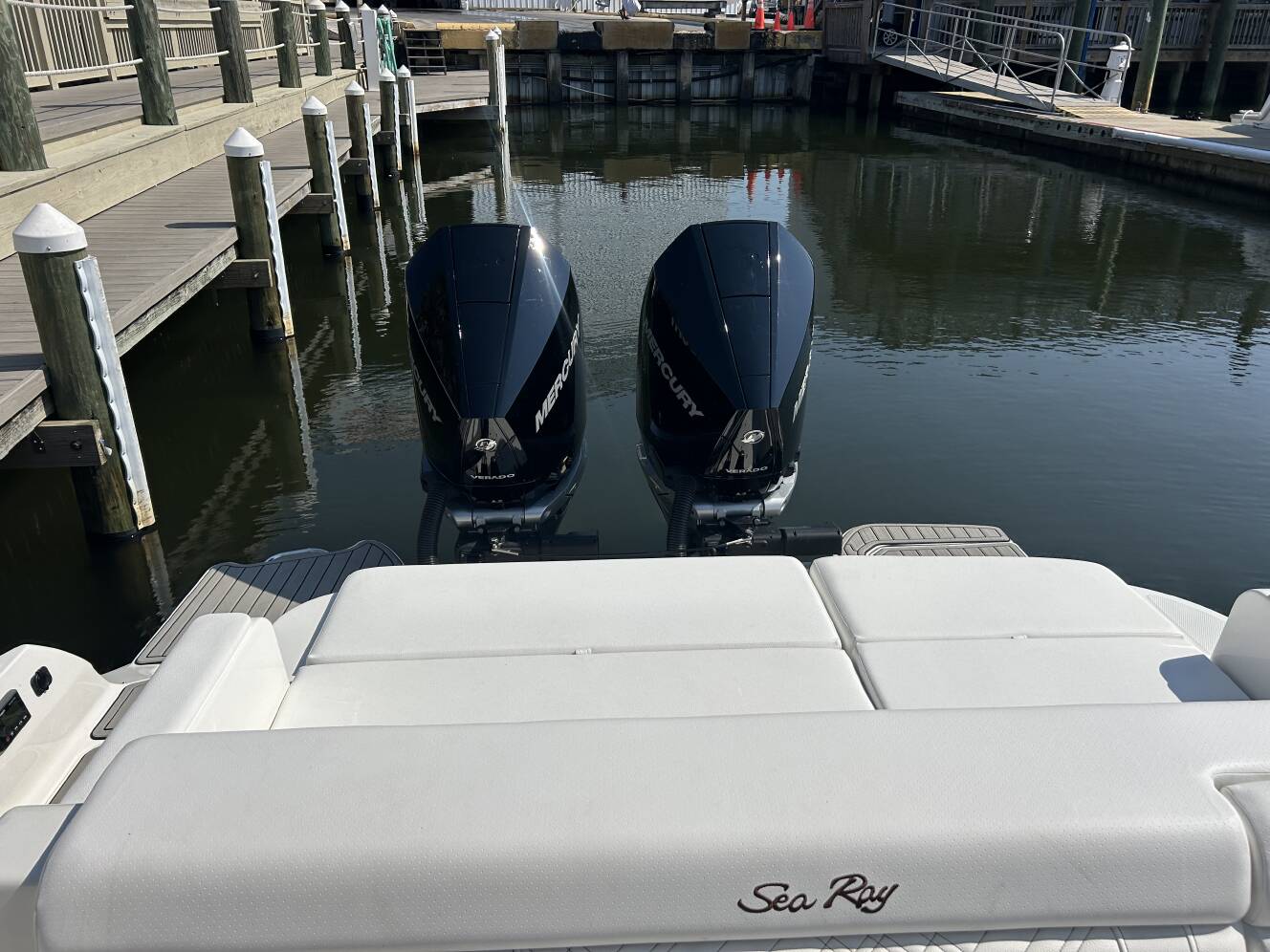 A photo of this 2027 Sea Ray SDX 290 Outboard