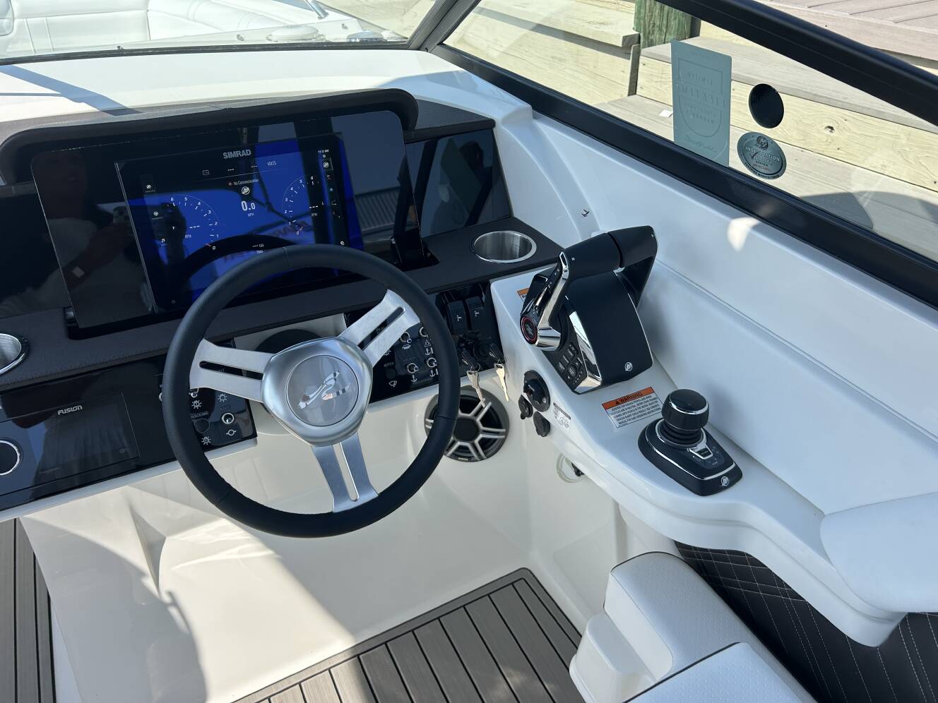 A photo of this 2027 Sea Ray SDX 290 Outboard
