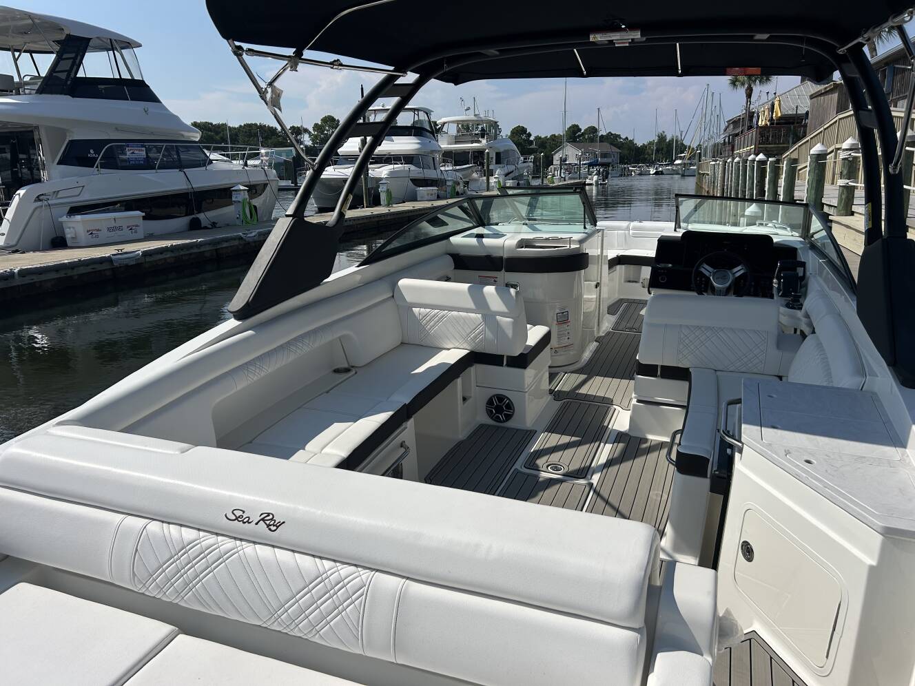 A photo of this 2027 Sea Ray SDX 290 Outboard