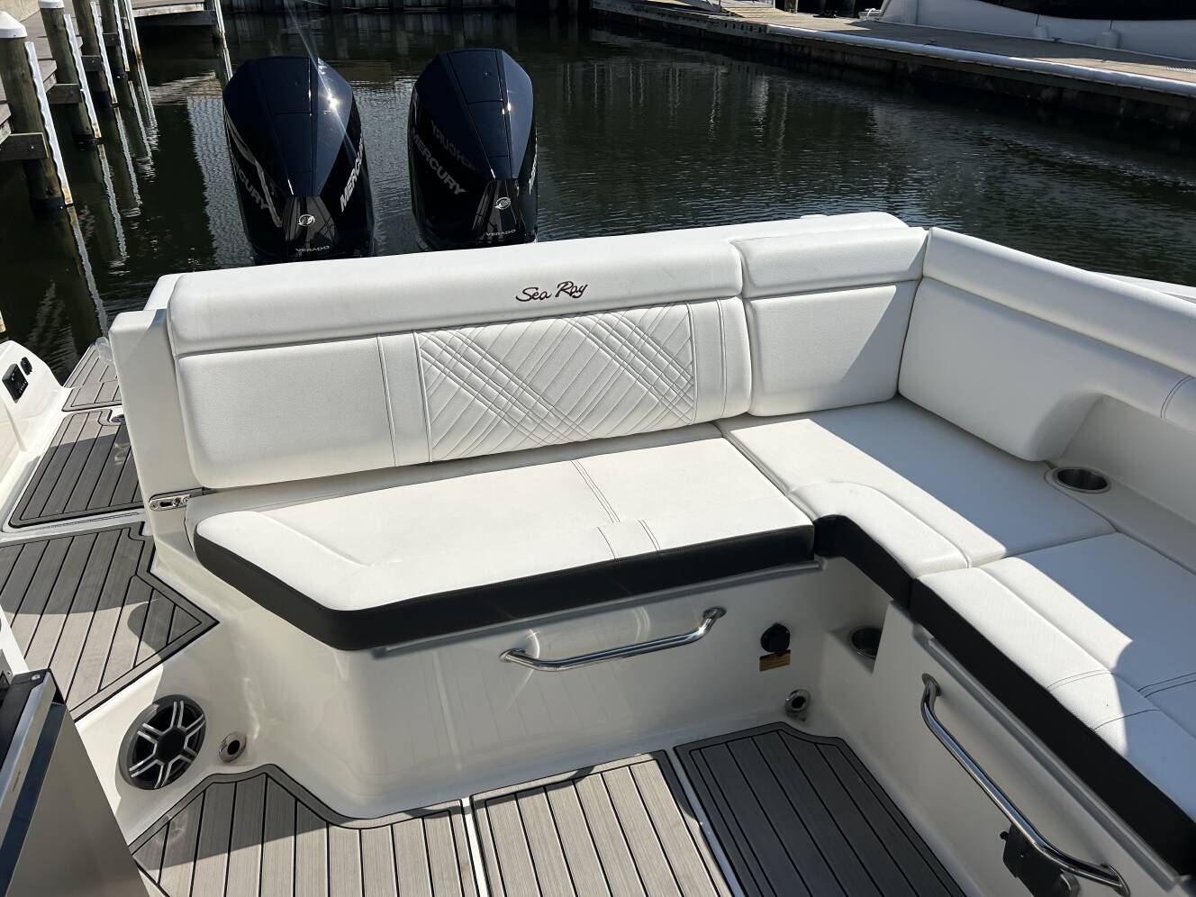 A photo of this 2027 Sea Ray SDX 290 Outboard