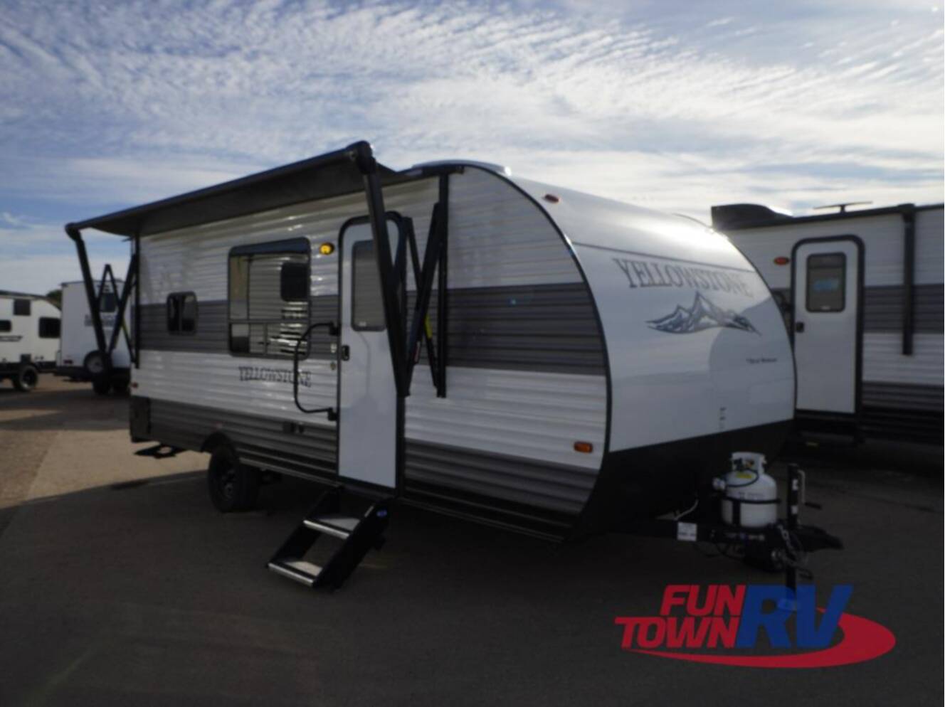 A photo of this 2026 Gulf Stream Rv Yellowstone Classic 199RK