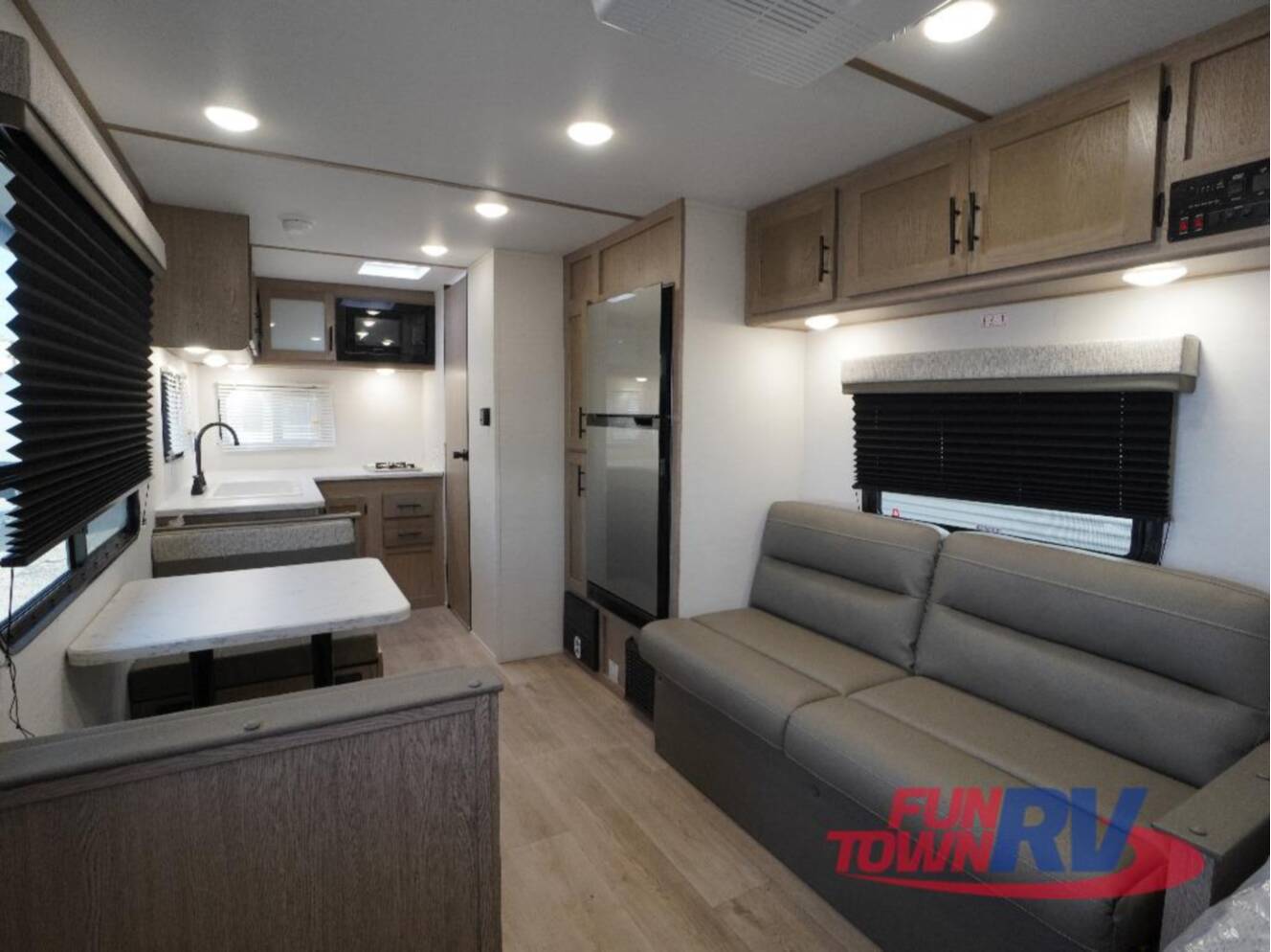 A photo of this 2026 Gulf Stream Rv Yellowstone Classic 199RK