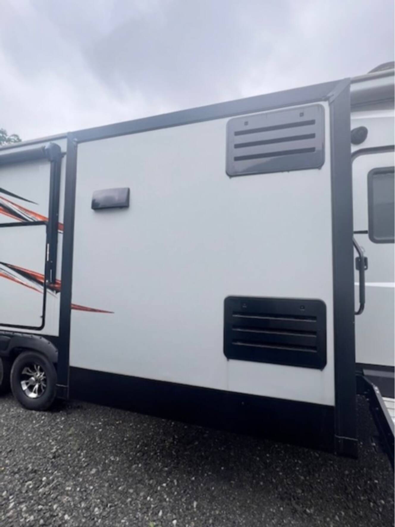 A photo of this 2019 Kz Rv Sportster® 352TH13