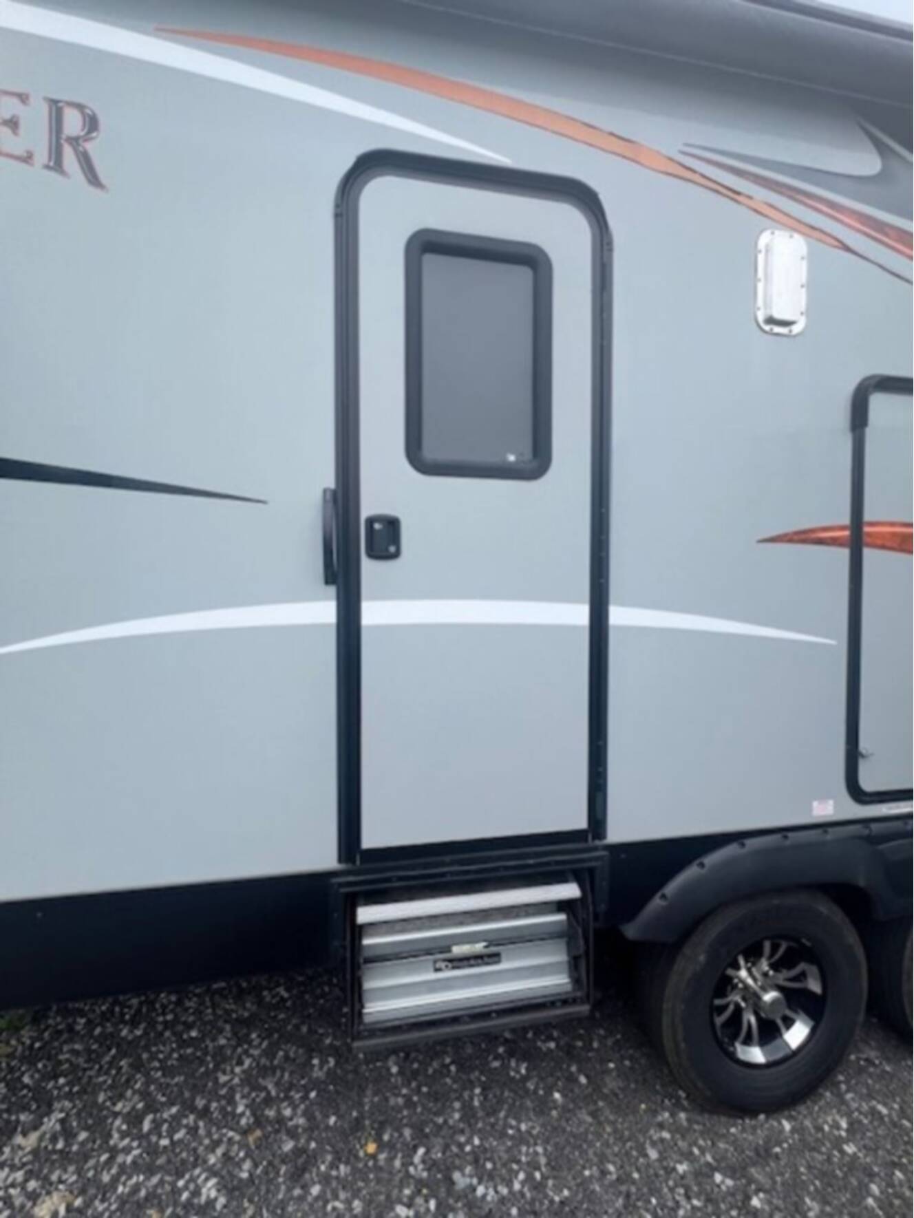 A photo of this 2019 Kz Rv Sportster® 352TH13