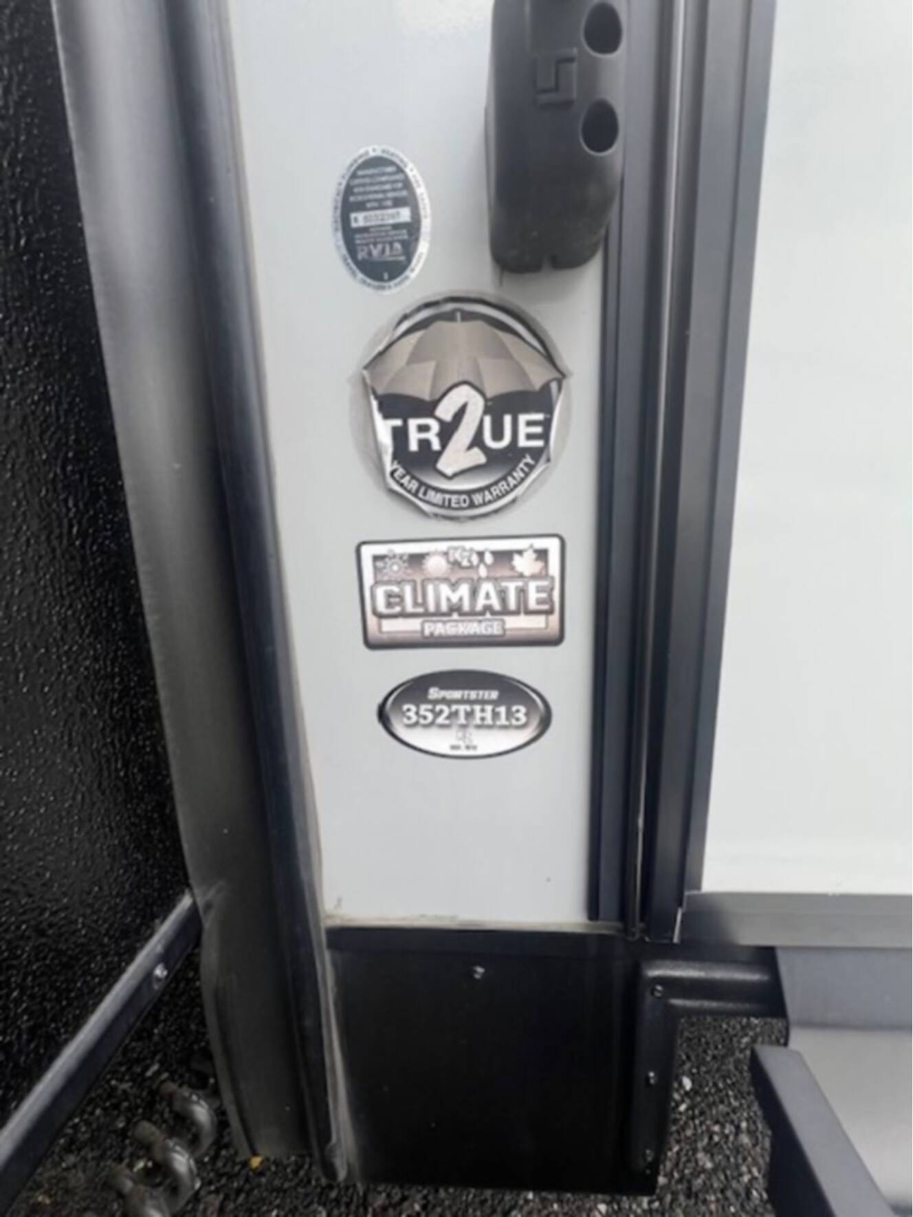 A photo of this 2019 Kz Rv Sportster® 352TH13