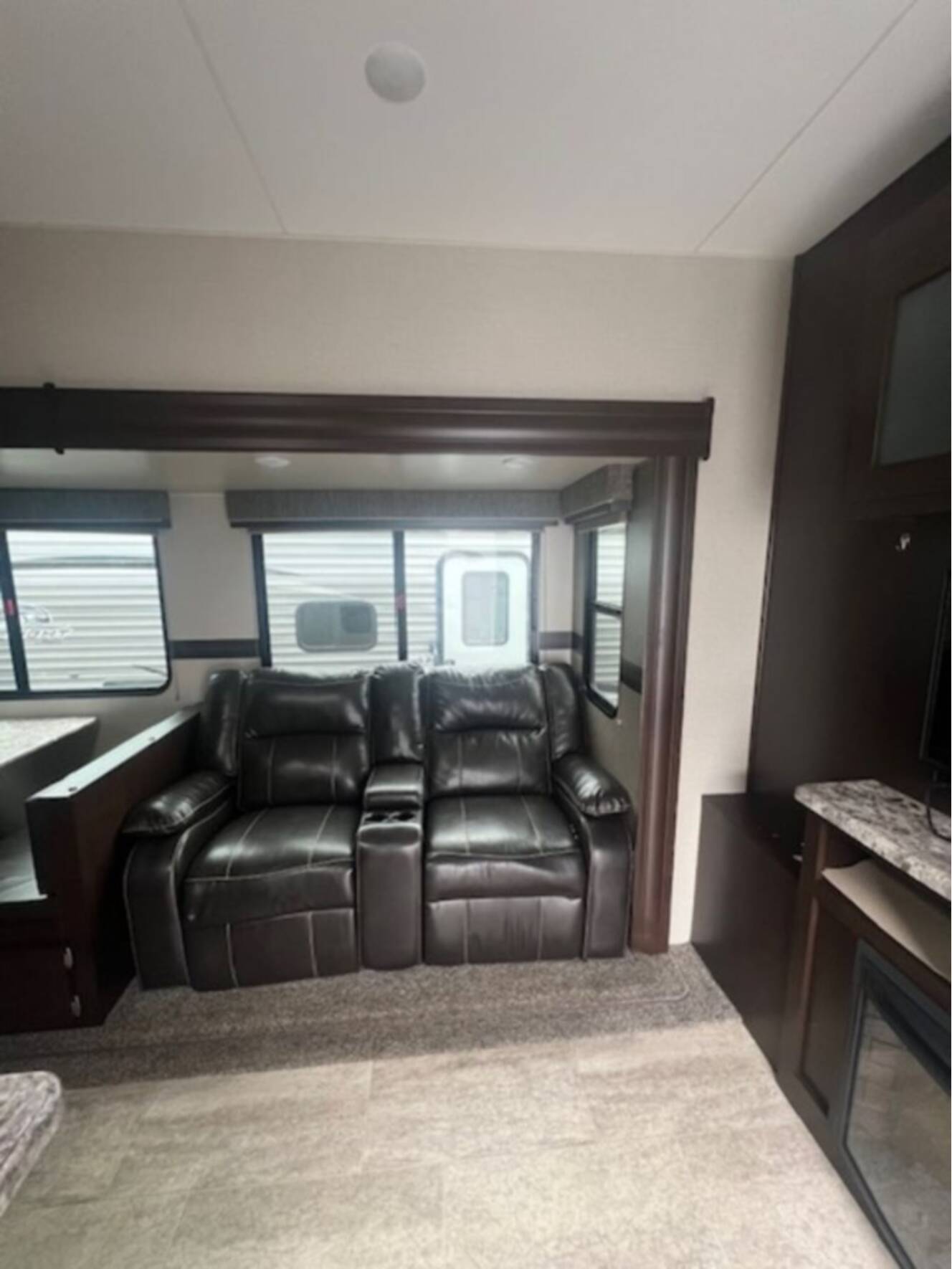 A photo of this 2019 Kz Rv Sportster® 352TH13