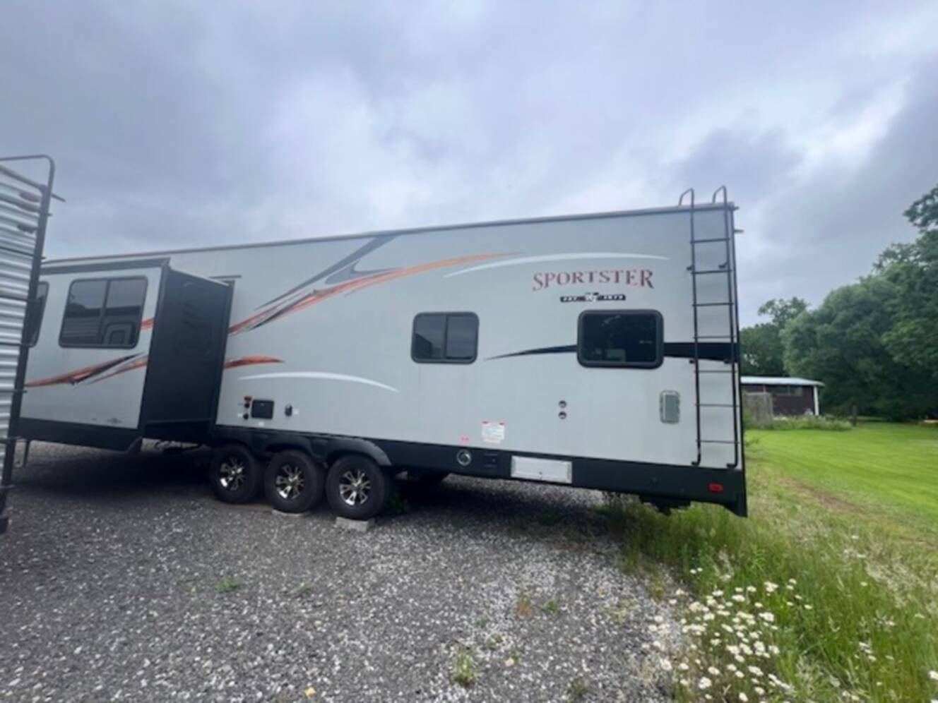 A photo of this 2019 Kz Rv Sportster® 352TH13