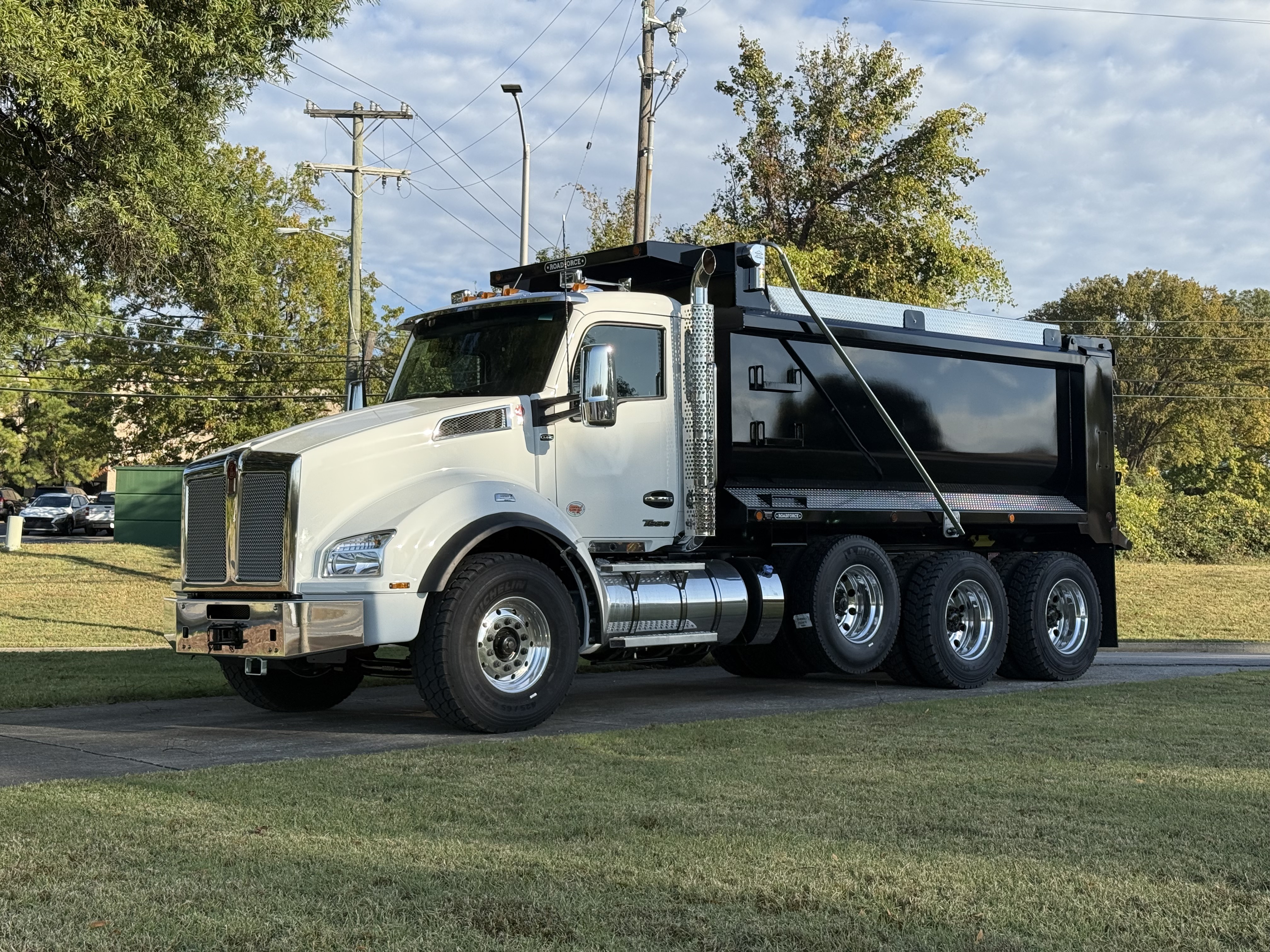 2027 KENWORTH T880 in Nashville, TN