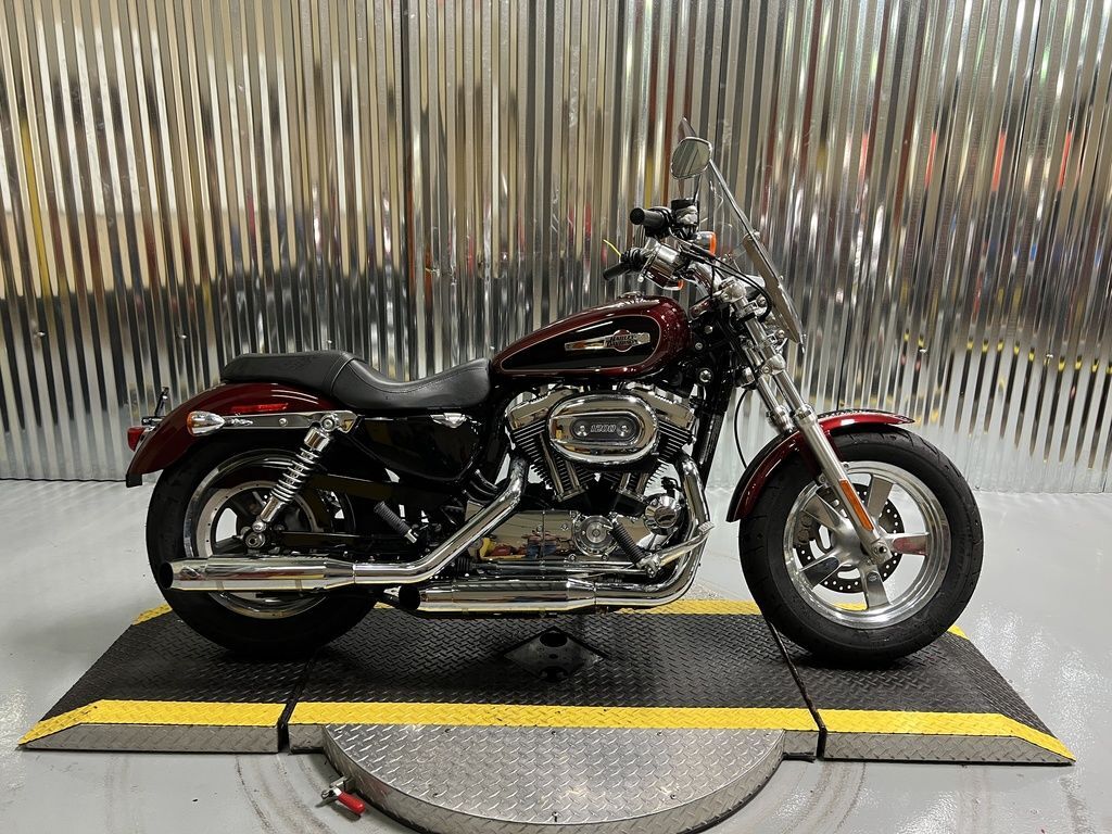 2015 Harley-Davidson® XL1200C - Sportster® 1200 Custom in Beaumont, TX