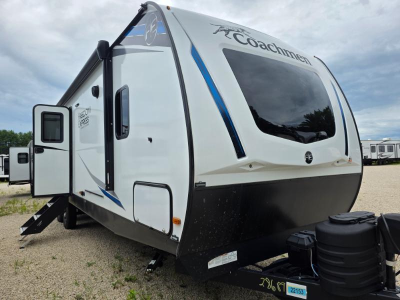 2024 Coachmen Freedom Express Ultra Lite 320BHDS in slinger WI