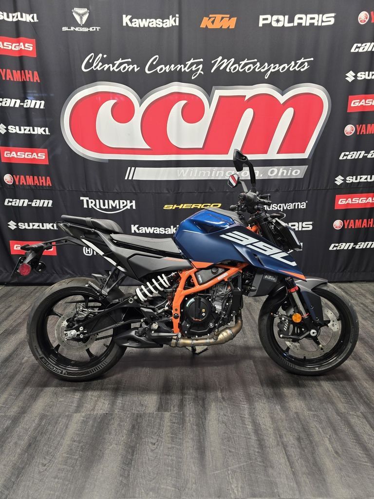 2026 KTM 390 DUKE, BLUE B.D. 390 in Wilmington, OH