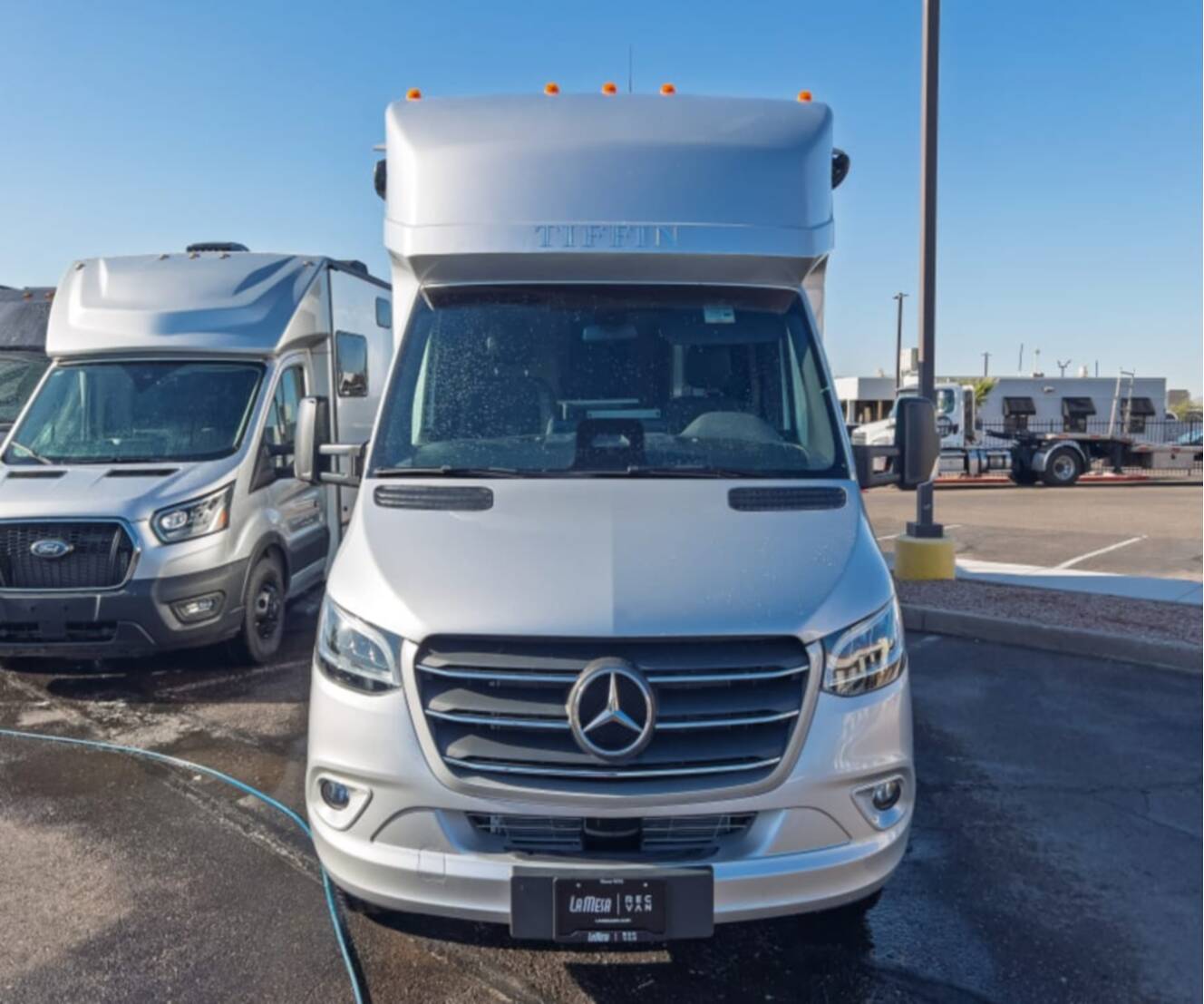 A photo of this 2027 Tiffin WAYFARER 25XLW