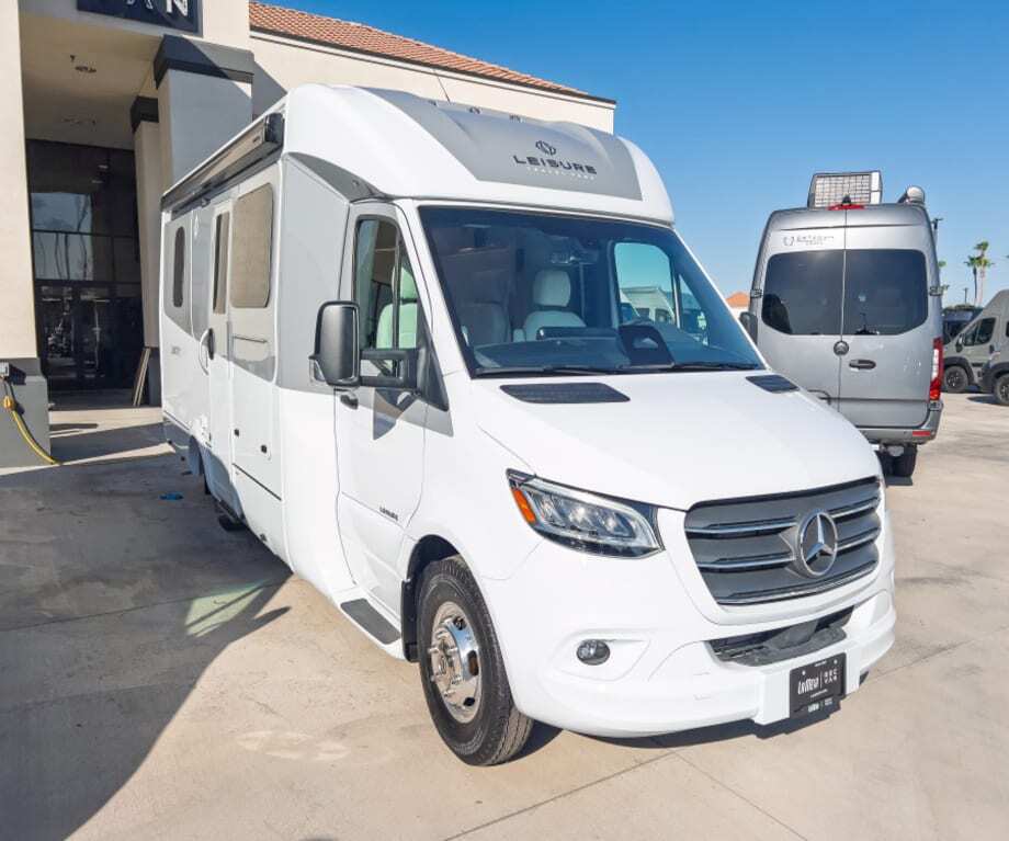 2026 Leisure Travel Vans UNITY U24MBL in phoenix AZ
