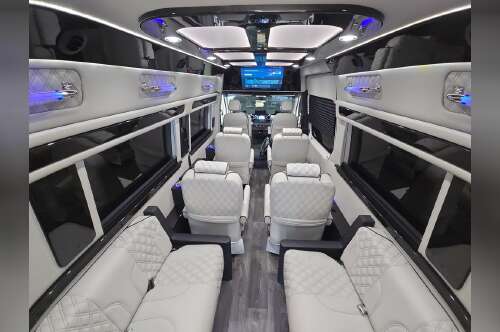 2027 Ultimate Toys COACH 170 STD in loveland OH