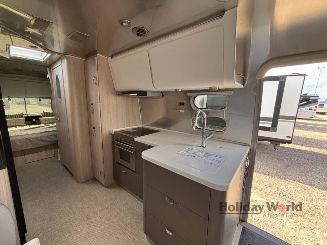 A photo of this 2019 Airstream Globetrotter 27FB