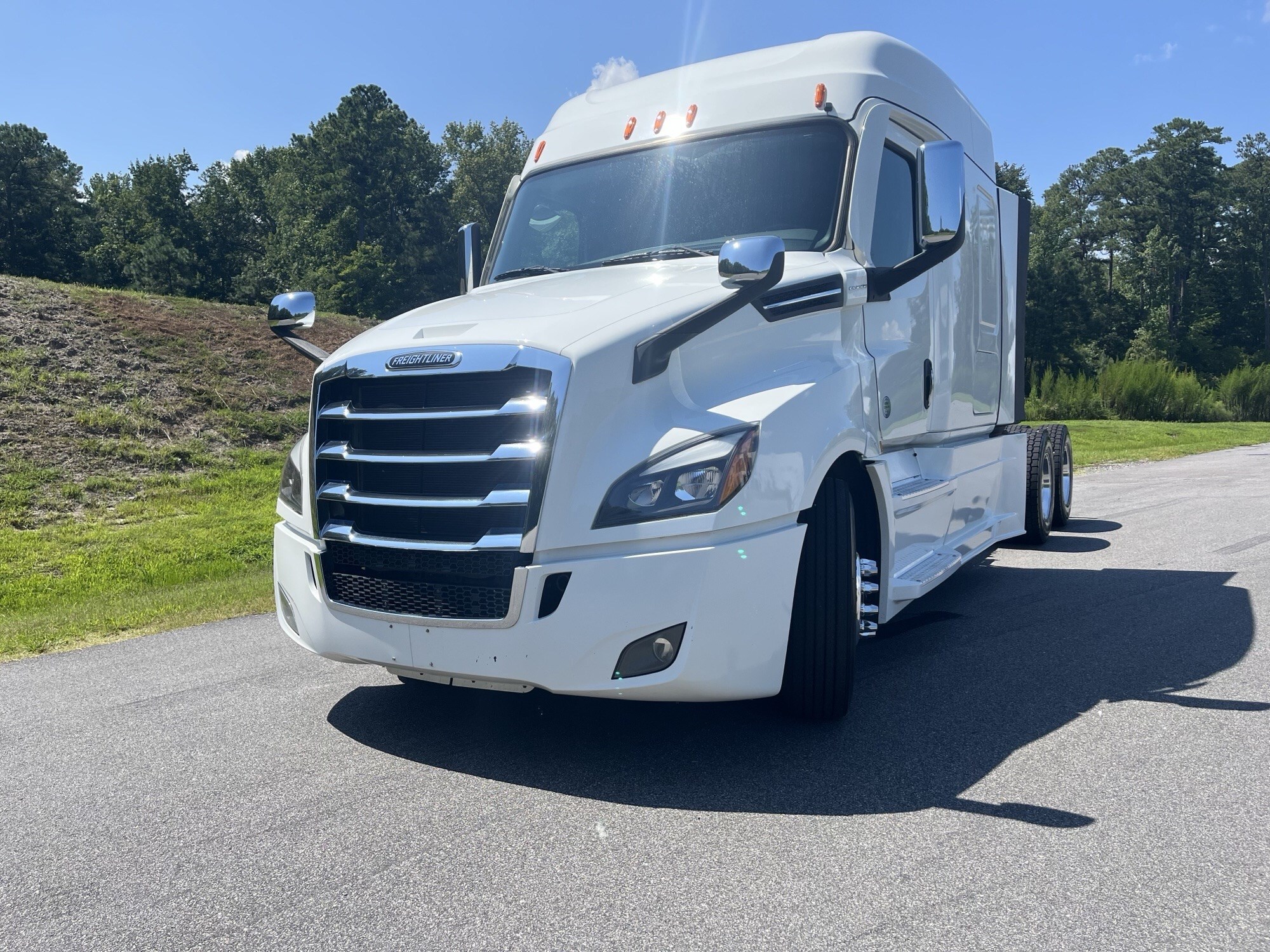 2023 FREIGHTLINER CASCADIA 126 in Weyers Cave, VA