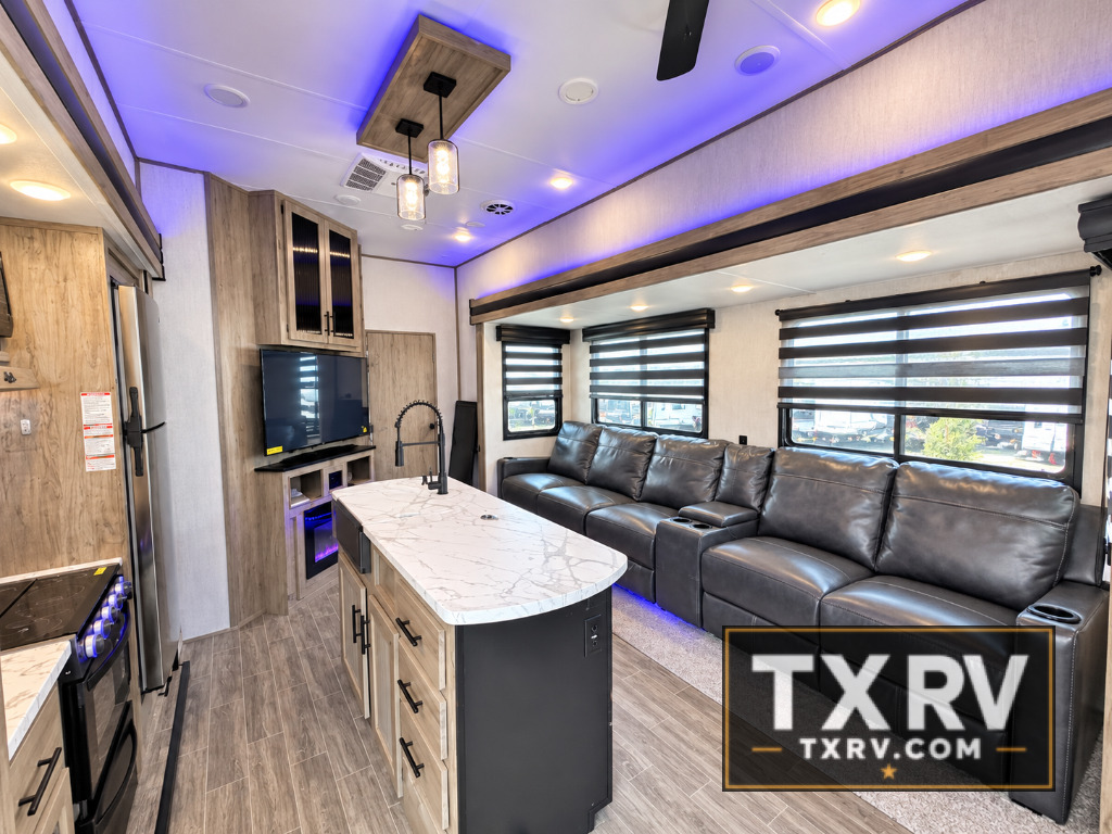 2022 Forest River Rv Cherokee Arctic Wolf 3770 SUITE RV