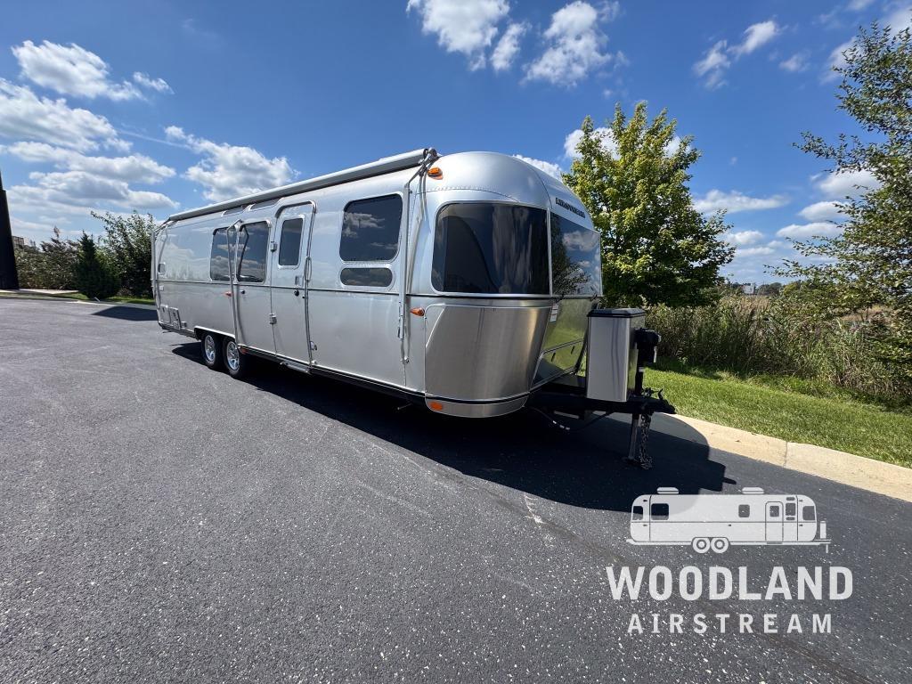 2022 Airstream Flying Cloud 30FB Bunk RV