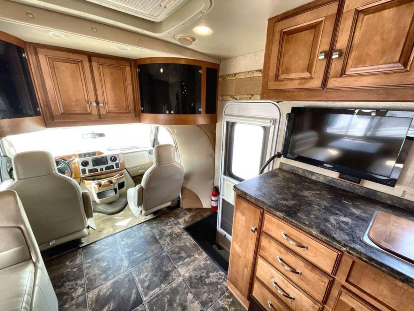 A photo of this 2013 Itasca Cambria 27K