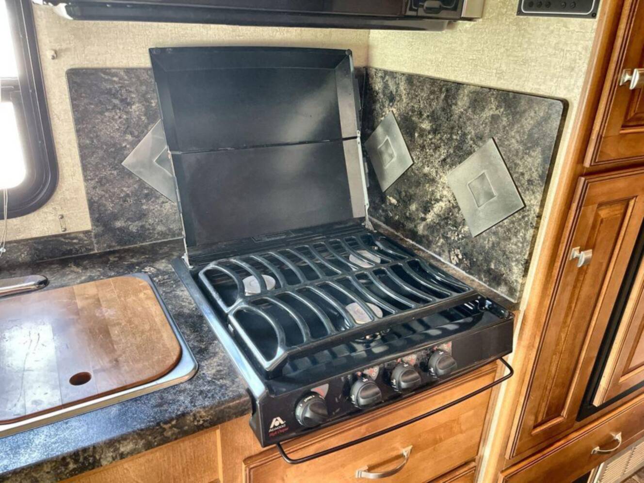 A photo of this 2013 Itasca Cambria 27K