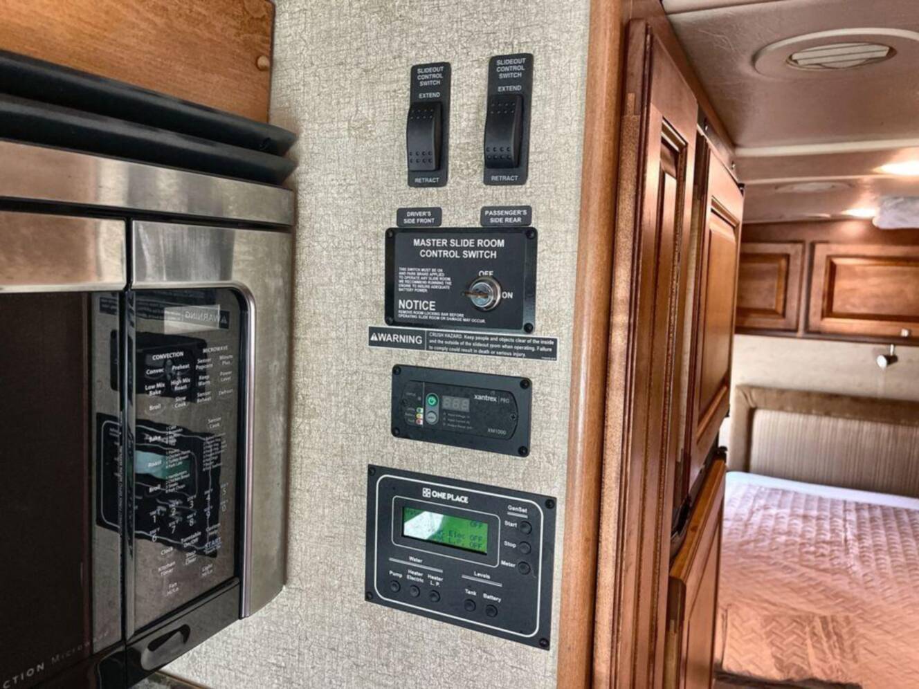 A photo of this 2013 Itasca Cambria 27K