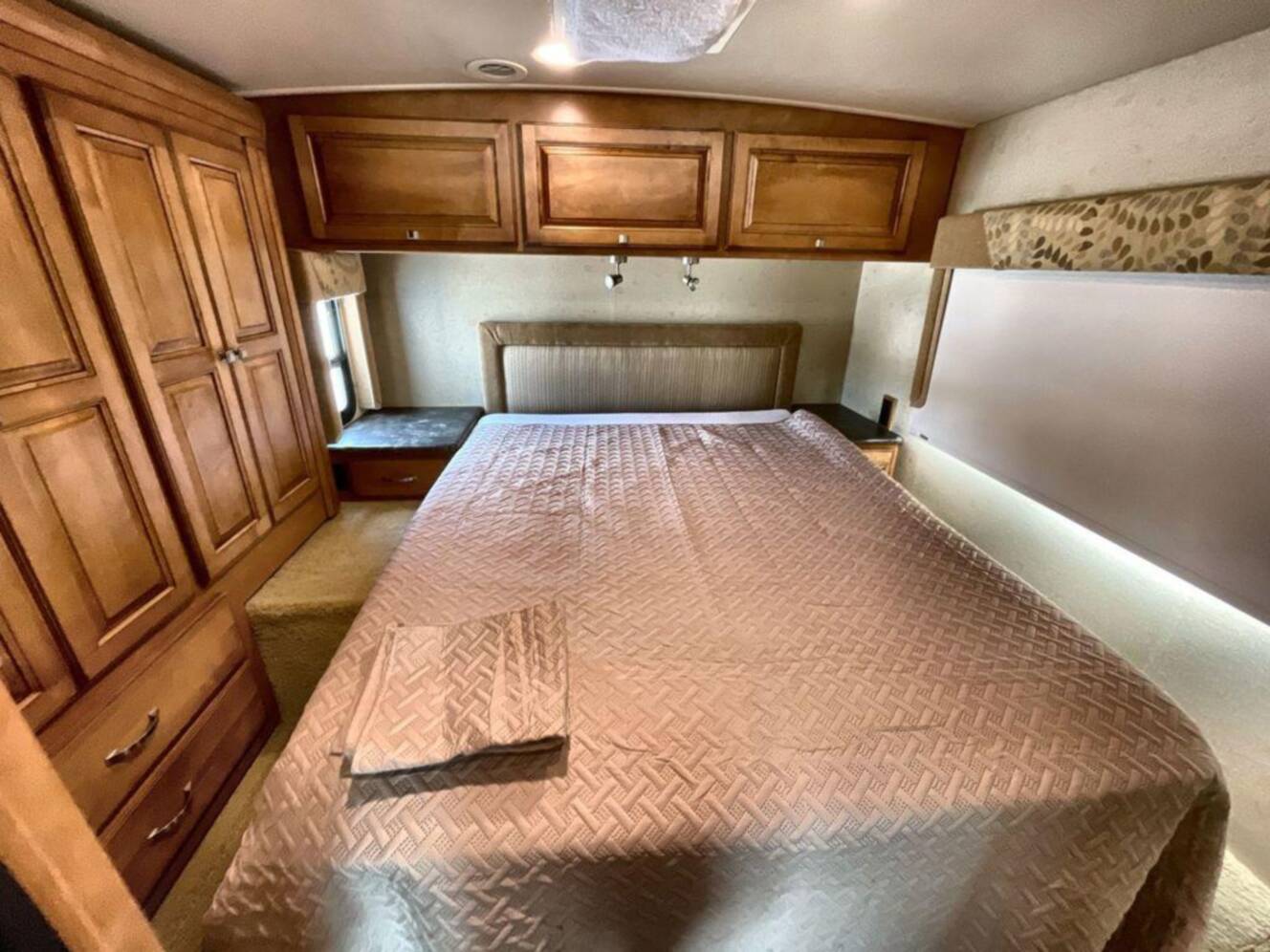 A photo of this 2013 Itasca Cambria 27K