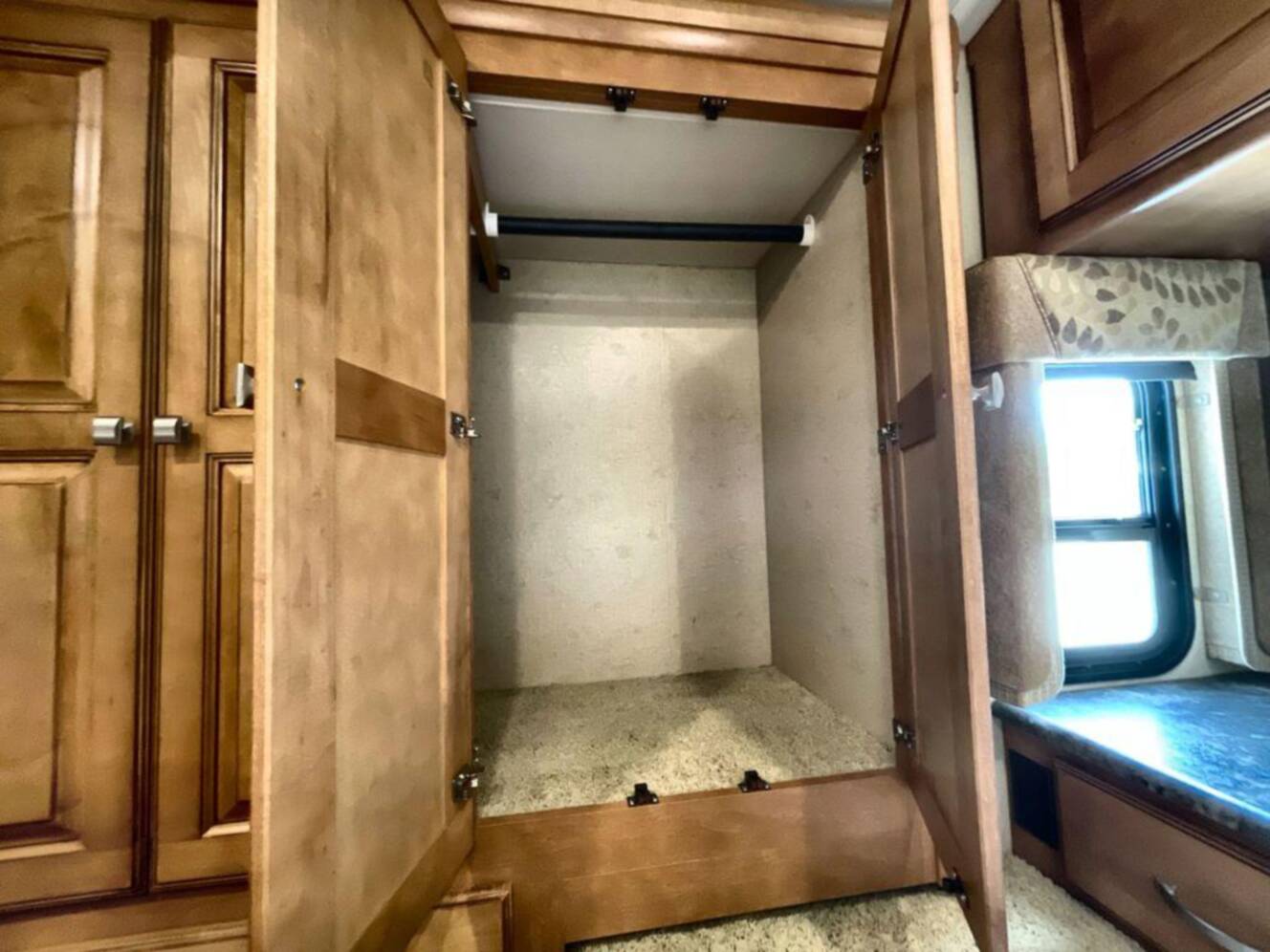 A photo of this 2013 Itasca Cambria 27K