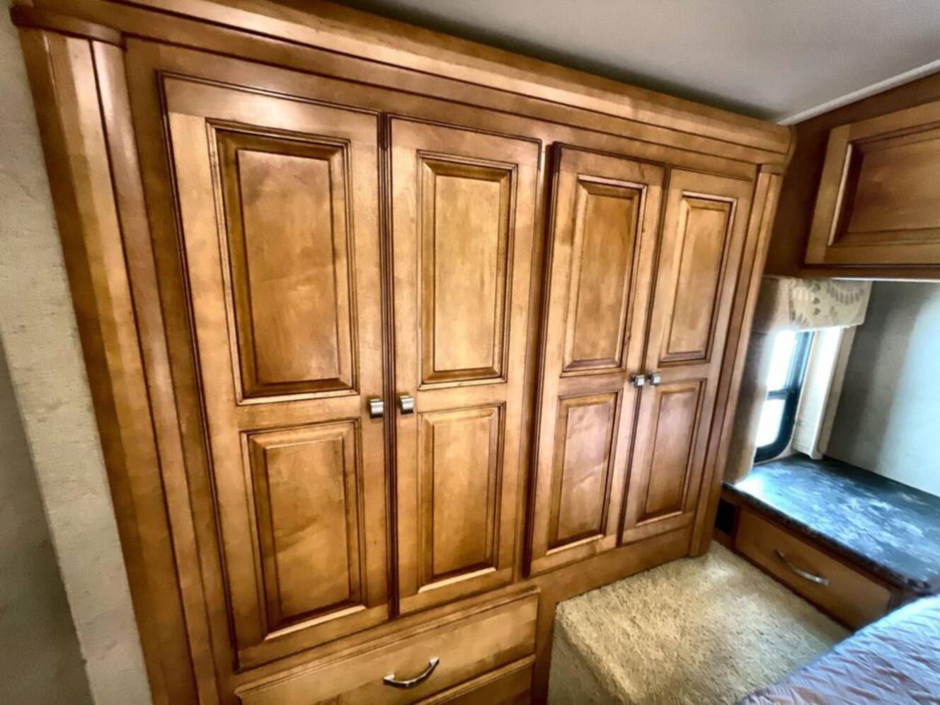 A photo of this 2013 Itasca Cambria 27K
