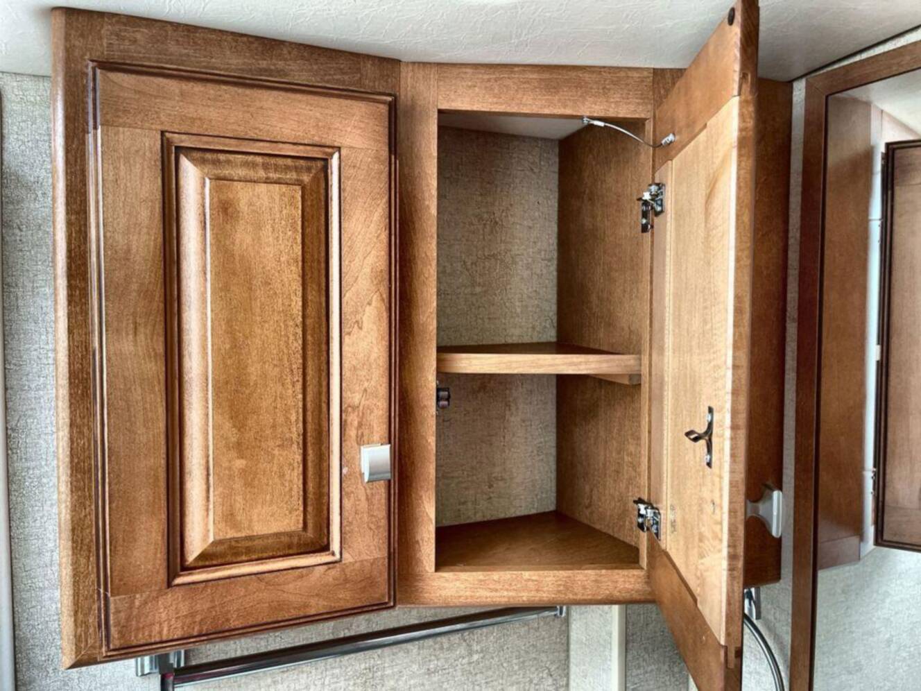 A photo of this 2013 Itasca Cambria 27K