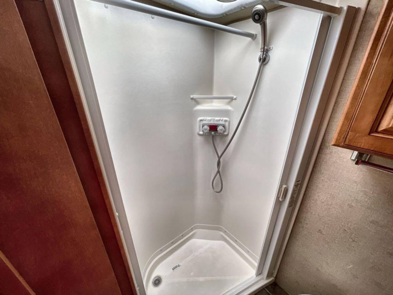 A photo of this 2013 Itasca Cambria 27K