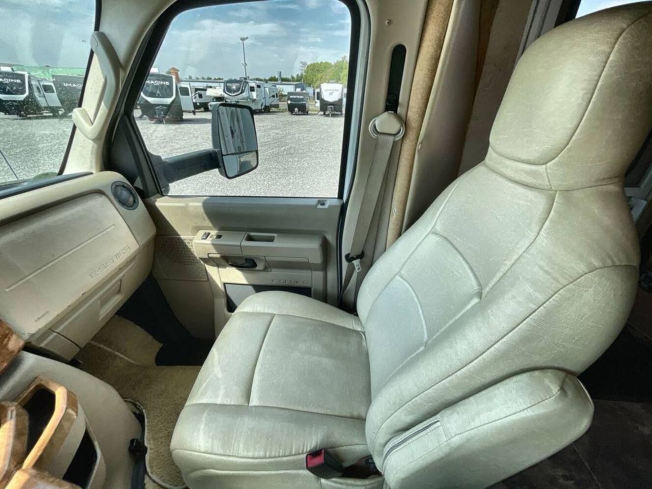 A photo of this 2013 Itasca Cambria 27K