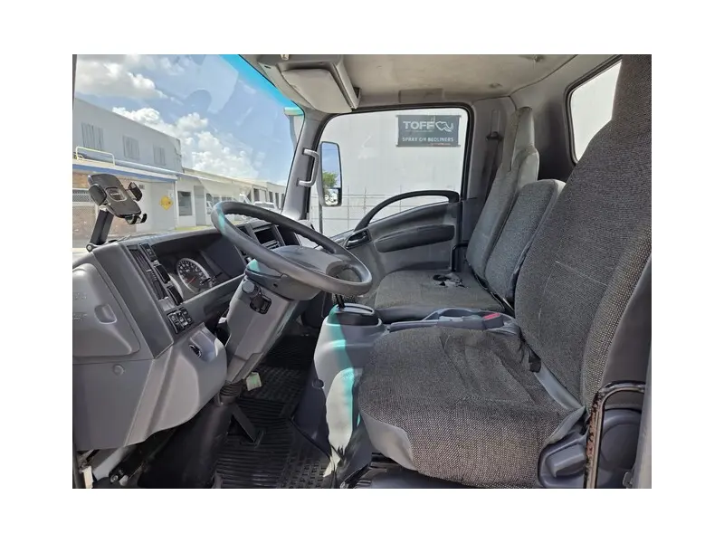 2019 ISUZU NQR
