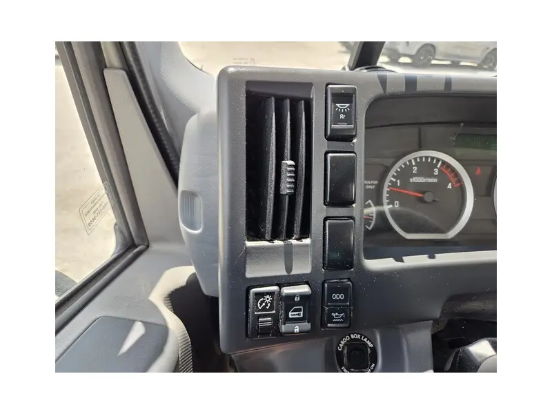 2019 ISUZU NQR