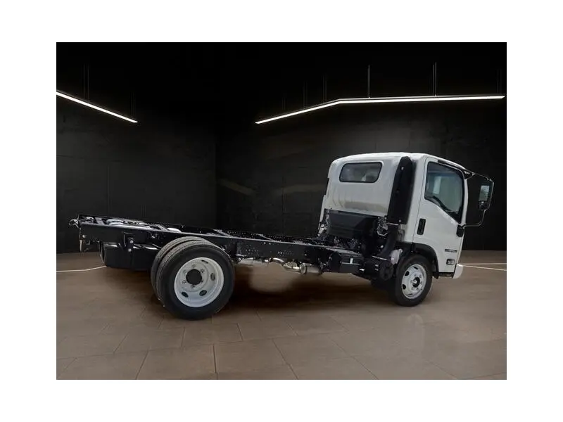 2026 ISUZU NPR HD