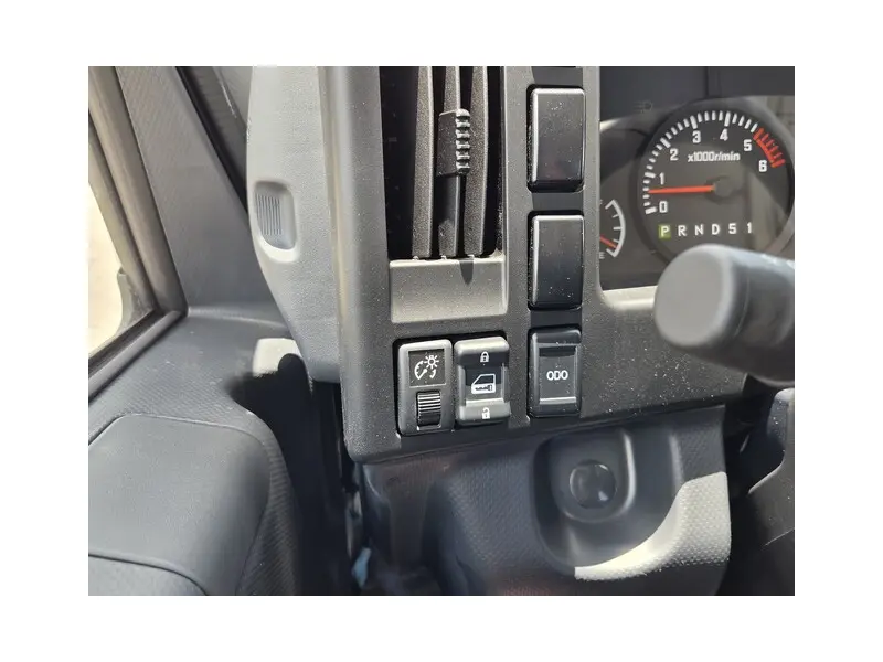 2026 ISUZU NPR HD