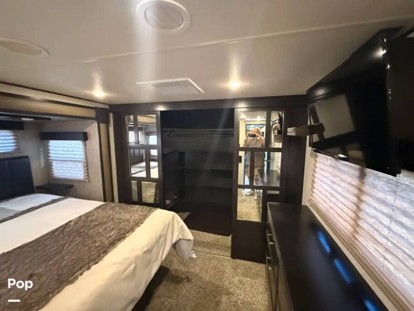 A photo of this 2016 Grand Design Momentum 385TH