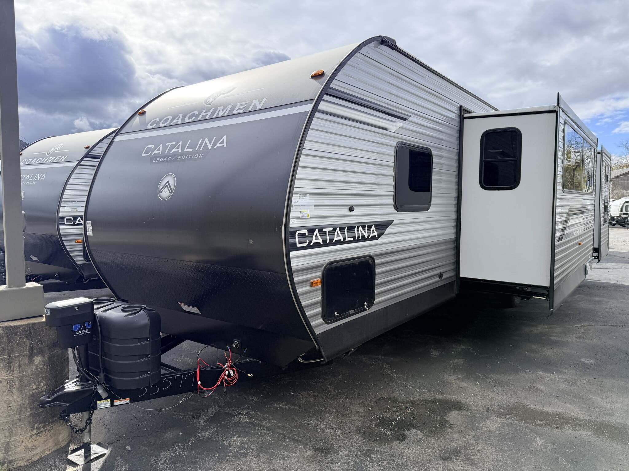 2026 Coachmen Catalina Legacy Edition 323BHDSCK in mill hall PA