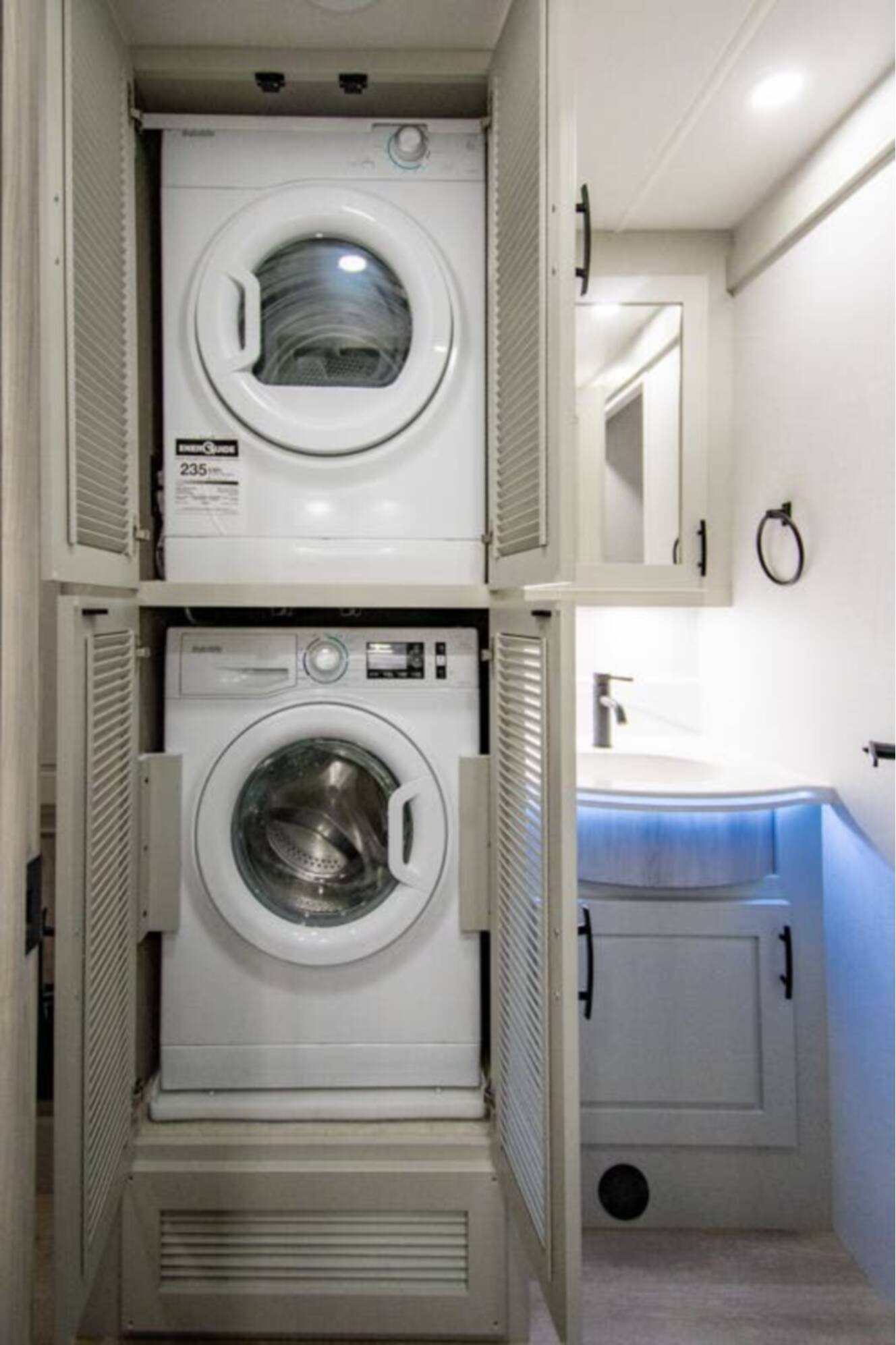 A photo of this 2026 Dynamax Corp DX3 34KD