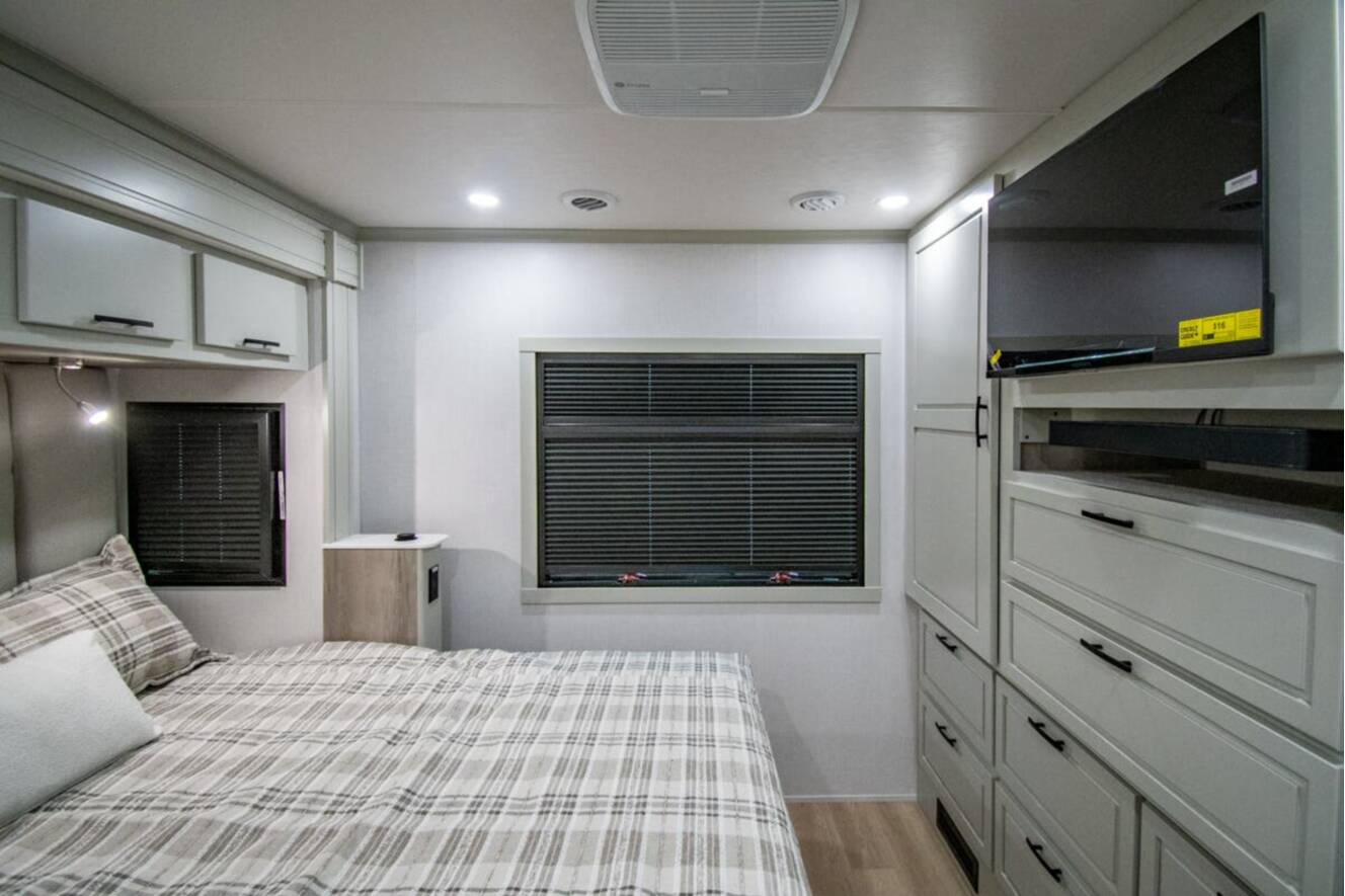 A photo of this 2026 Dynamax Corp DX3 34KD