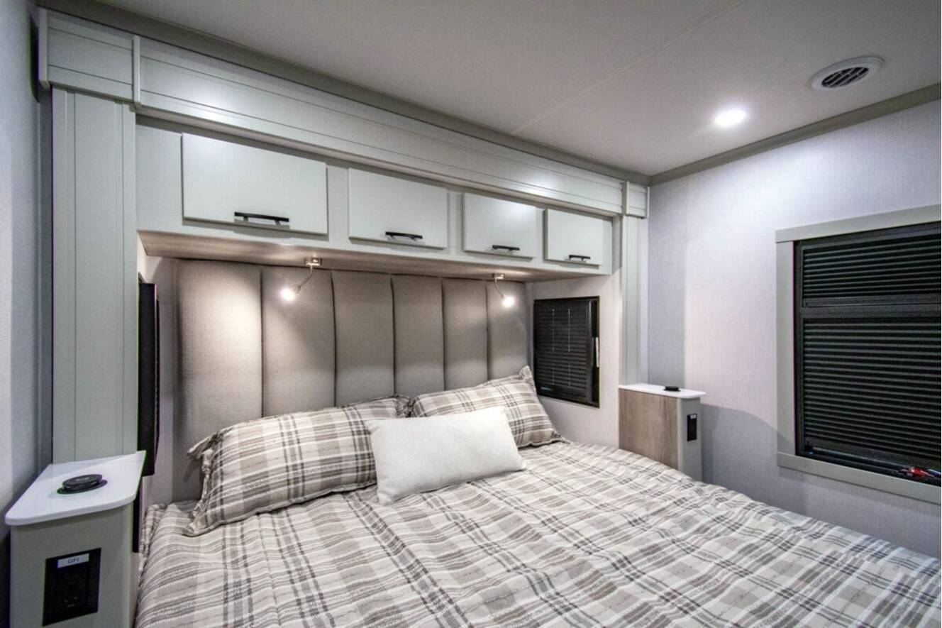 A photo of this 2026 Dynamax Corp DX3 34KD